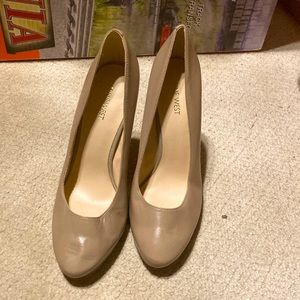 Nine West nude leather heels